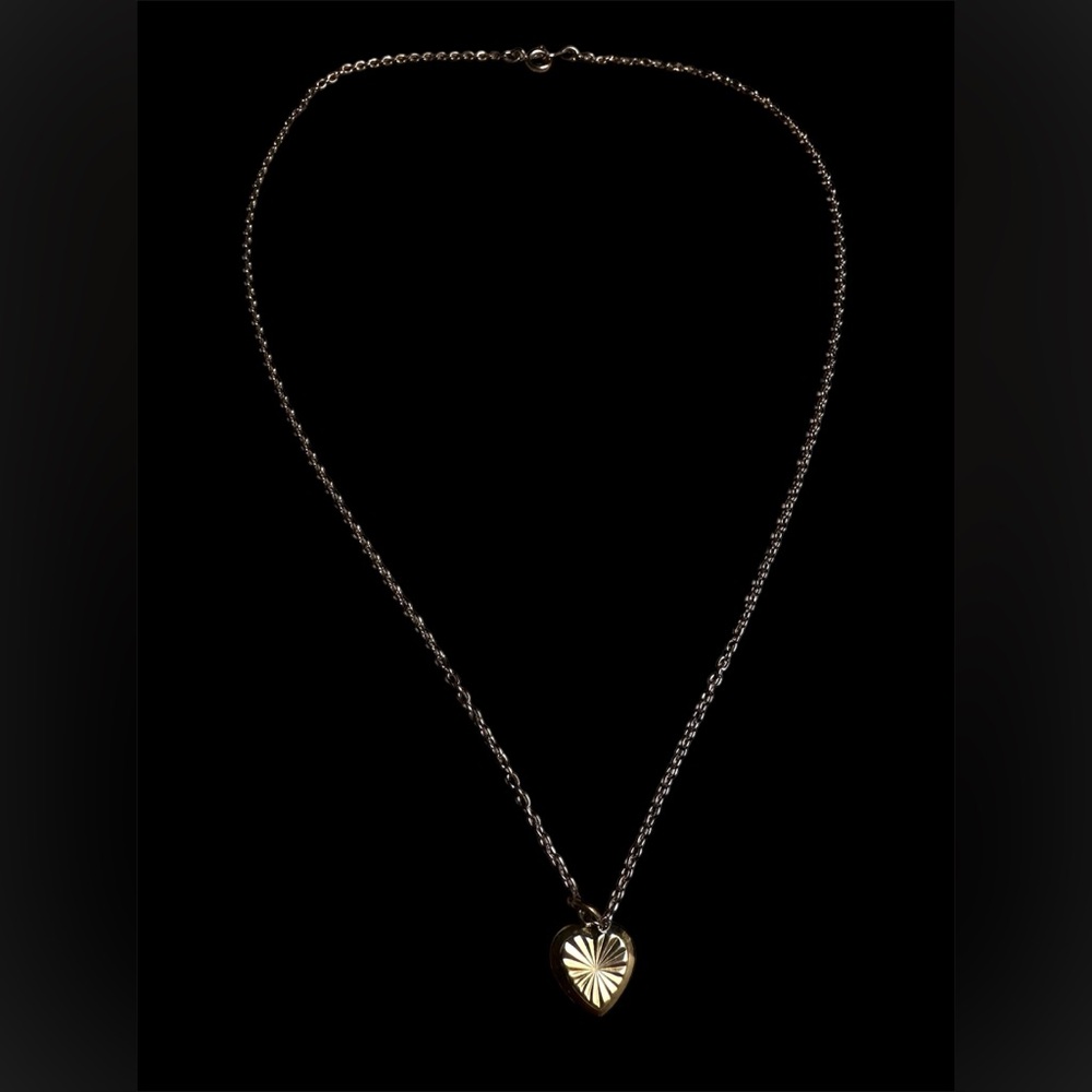 Elegant Gold Heart Pendant Necklace gold tone